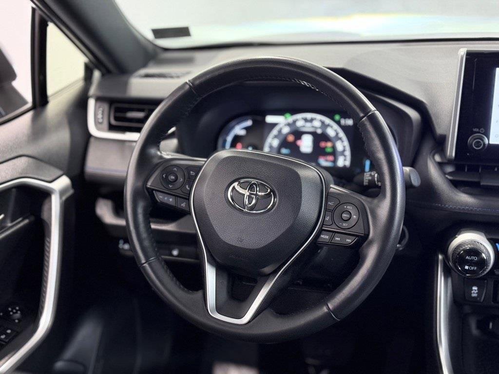 Used 2024 Toyota RAV4 SE image 23