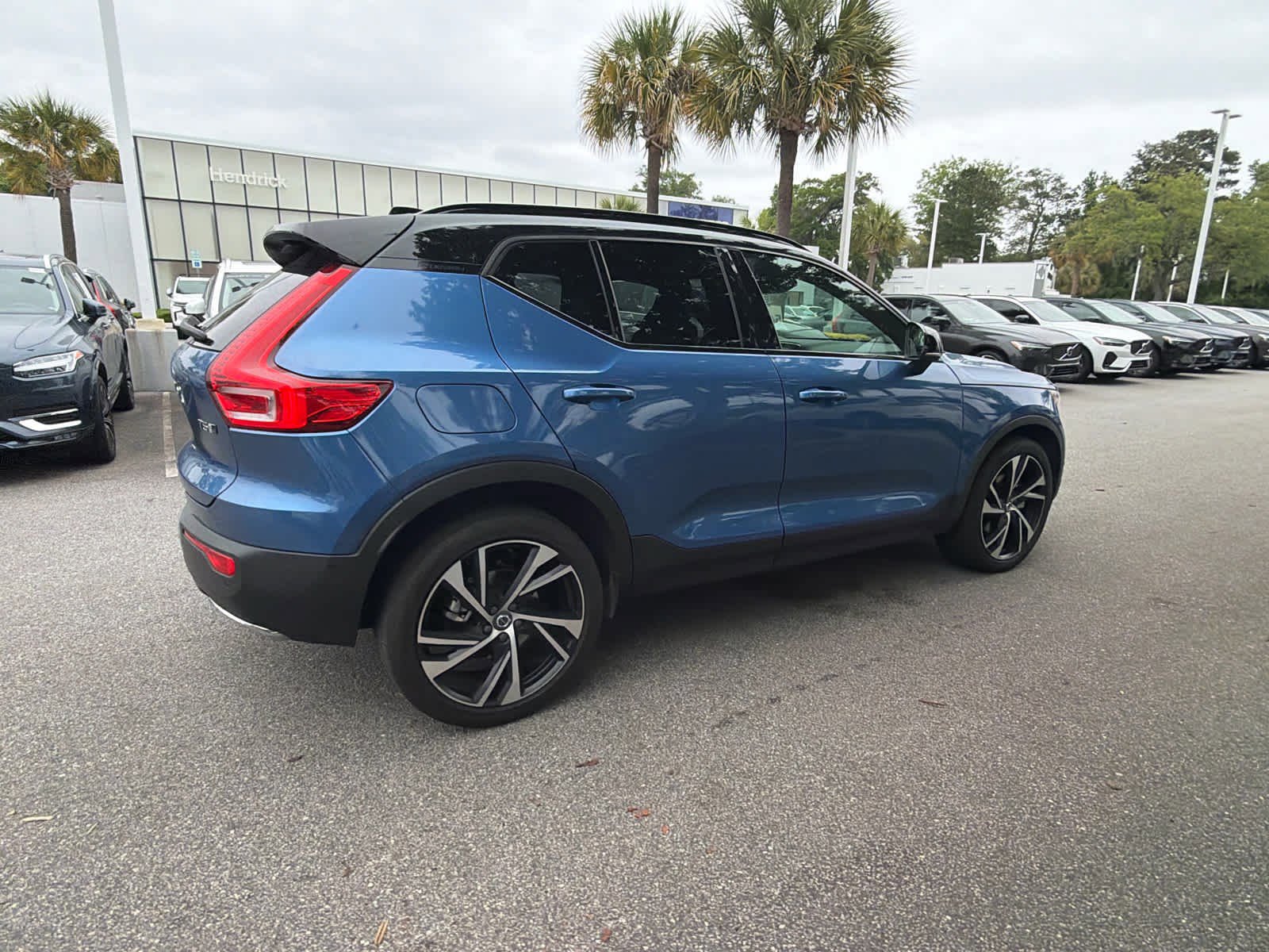 Used 2019 Volvo XC40 T5 R-Design AWD/4WD image 17