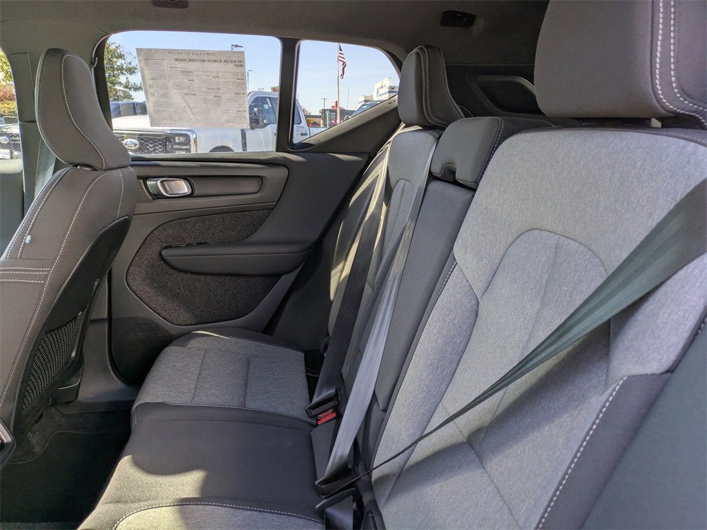 Certified 2025 Volvo XC40 B5 Core image 14