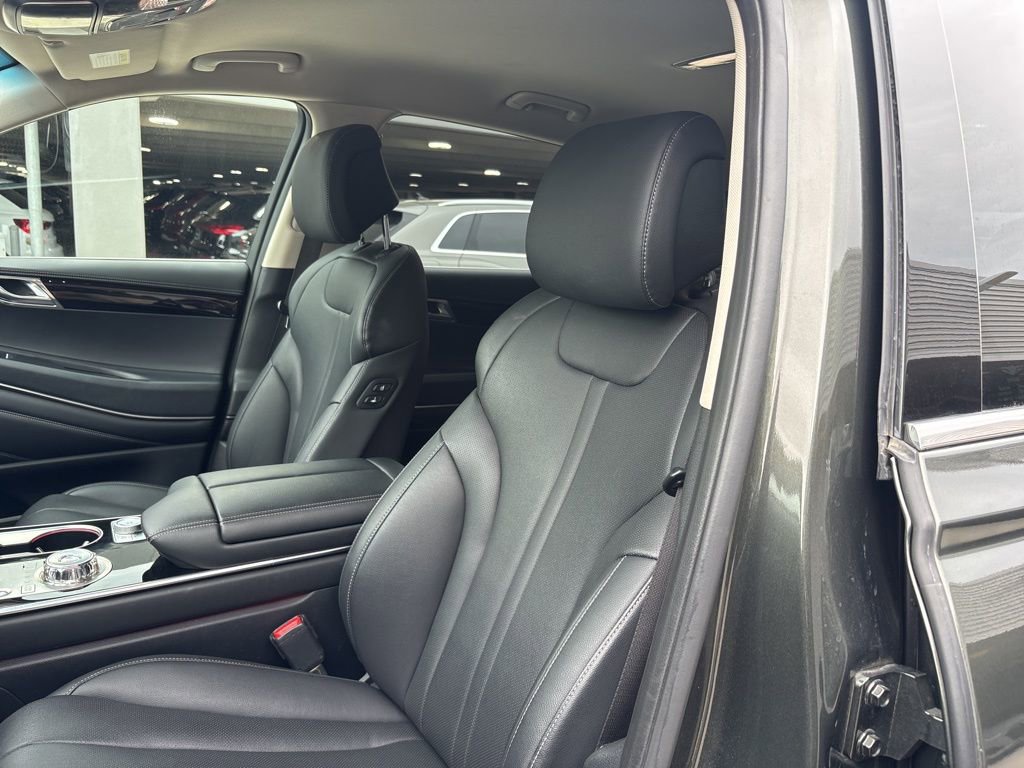 Used 2025 Genesis GV80 2.5T Standard image 13