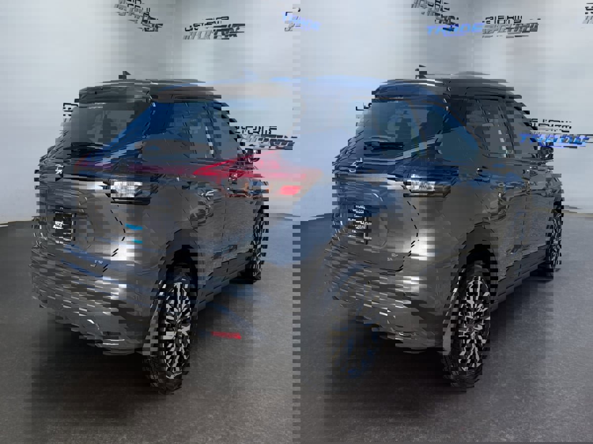 Used 2024 Nissan Kicks SV image 5