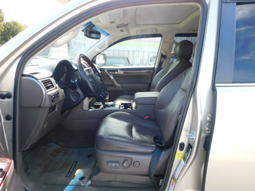 Used 2015 Lexus GX 460 w/ Premium Package image 26