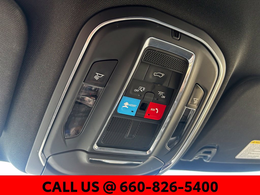 Used 2024 Jeep Wagoneer L Series II w/ Flexible Seating Group AWD/4WD image 19