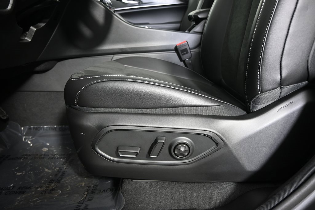 New 2025 Jeep Grand Cherokee Altitude image 21