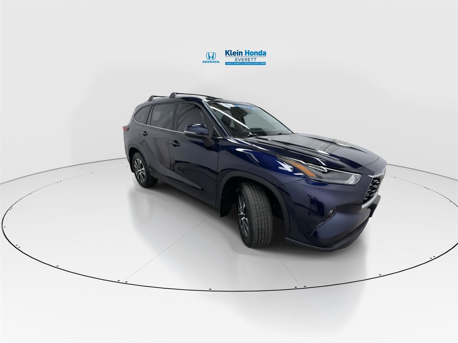 Used 2022 Toyota Highlander XLE AWD/4WD image 4