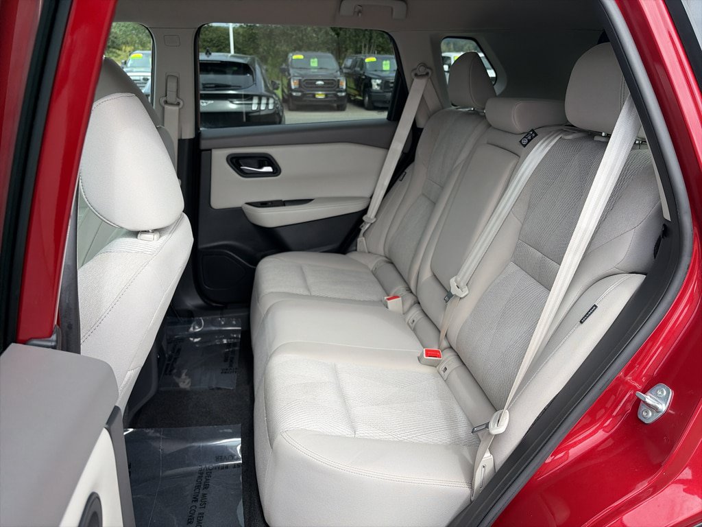 Used 2025 Nissan Rogue SV AWD/4WD image 15