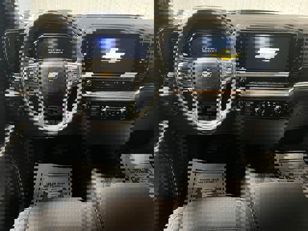 Used 2023 Chevrolet Silverado 1500 LT image 4