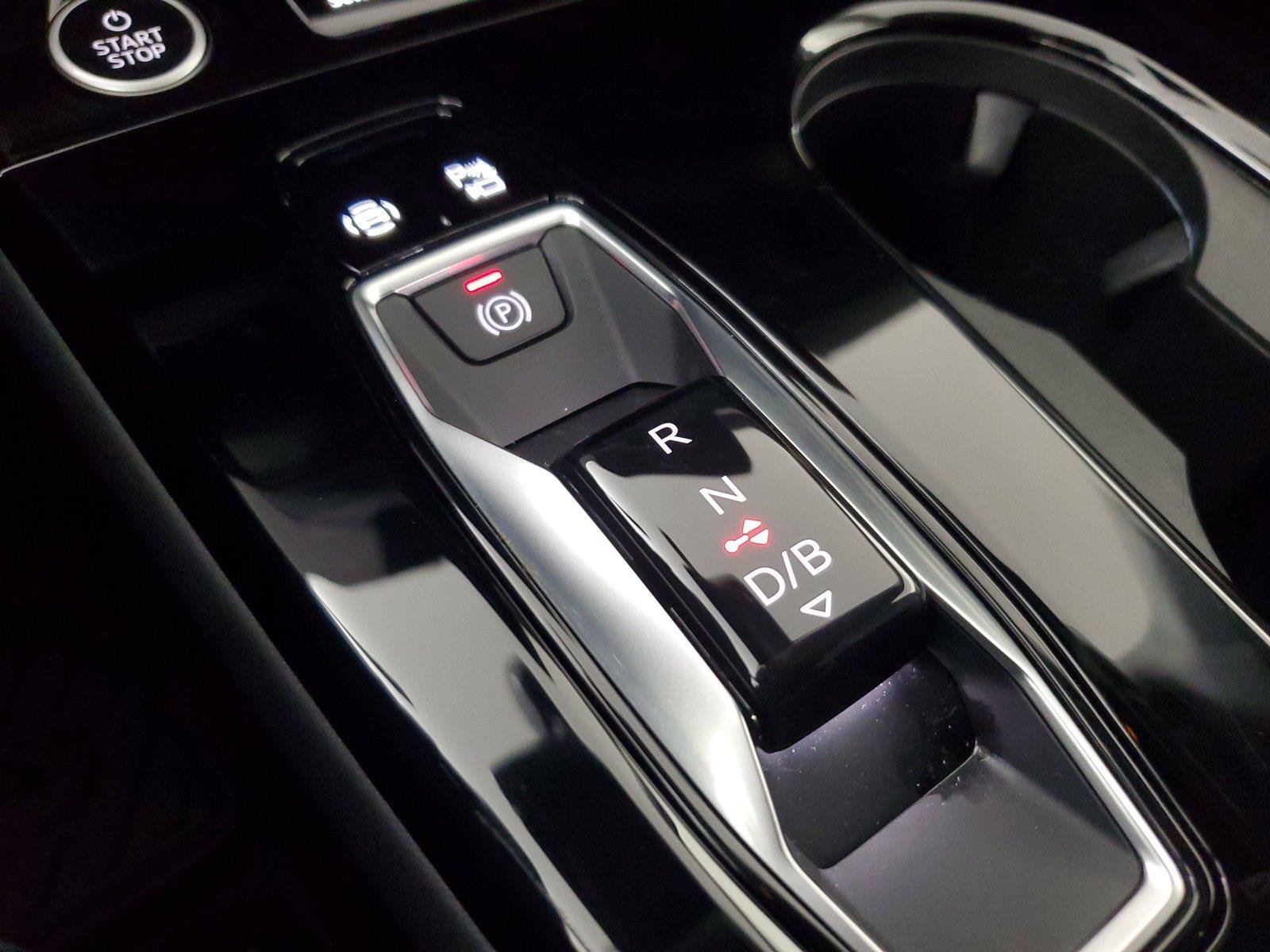 Certified 2025 Audi Q6 e-tron Premium Plus w/ Premium Plus AWD/4WD image 32