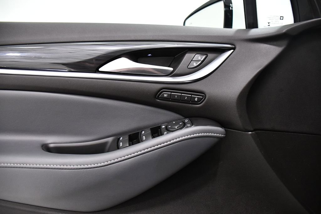 Used 2021 Buick Enclave Premium w/ Surround and Sites Package image 17