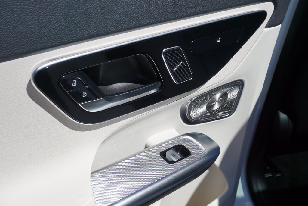 Certified 2026 Mercedes-Benz GLC 300 4MATIC image 44