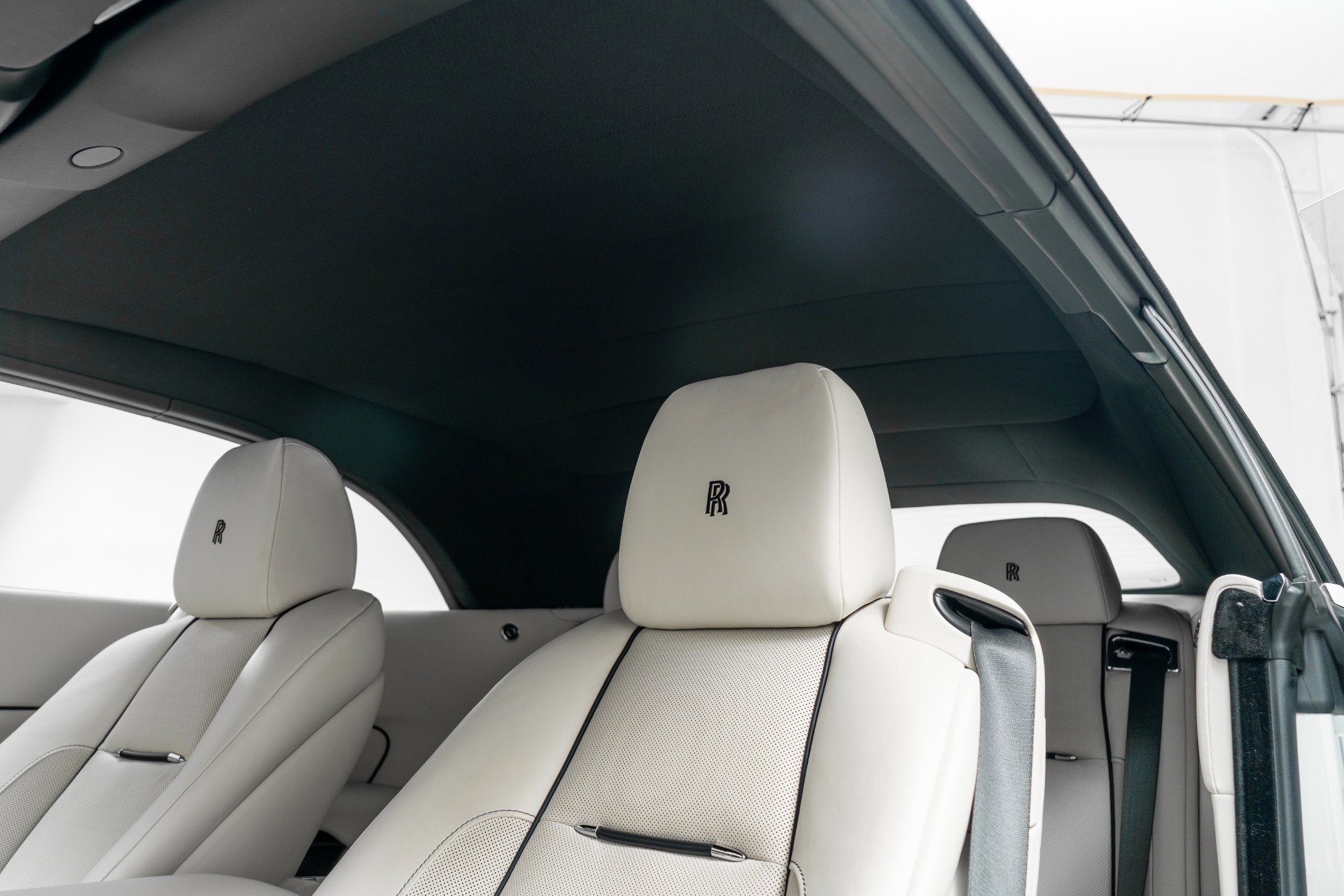 Used 2020 Rolls-Royce Dawn RWD image 39