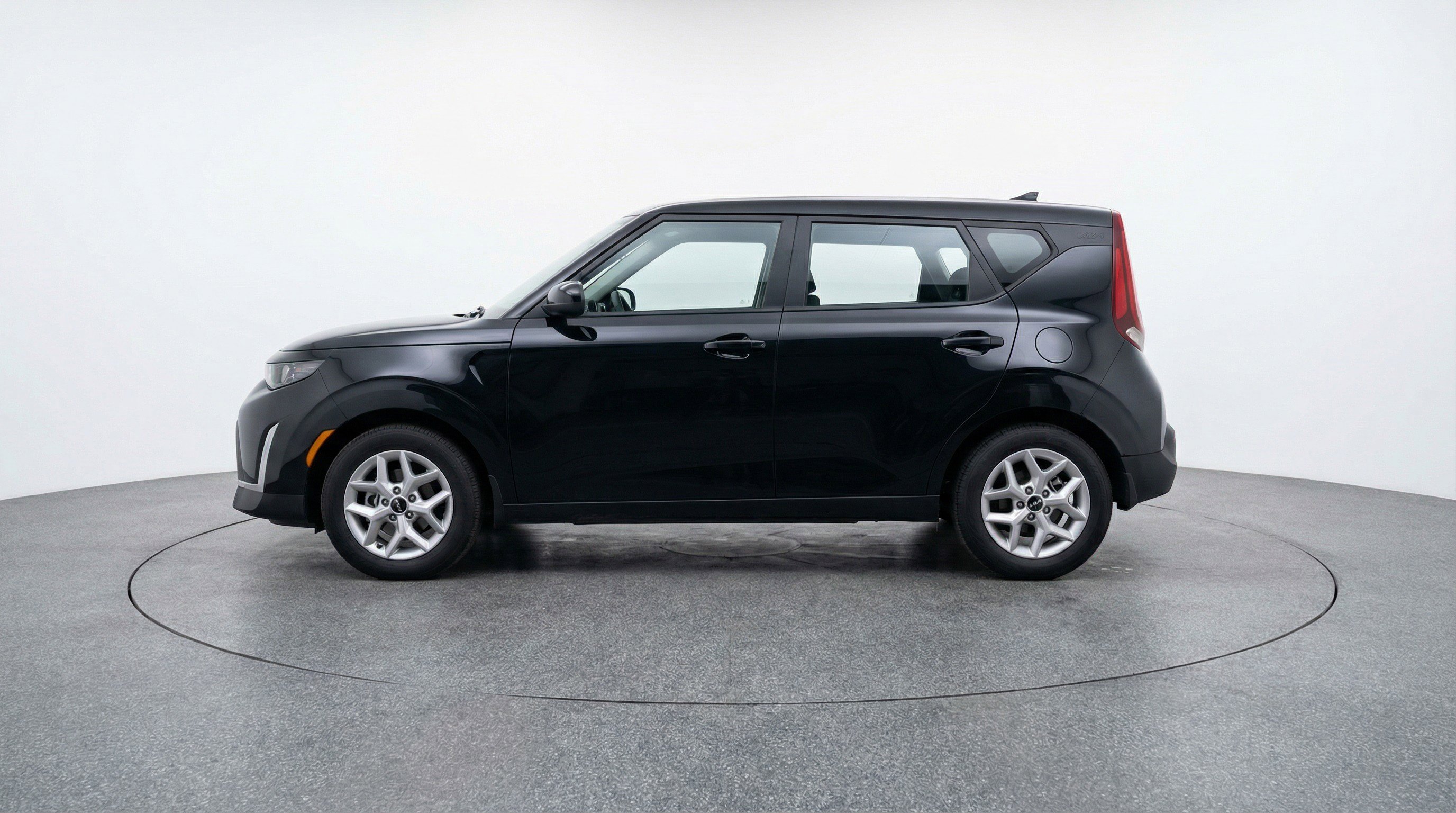 Used 2025 Kia Soul FWD image 5