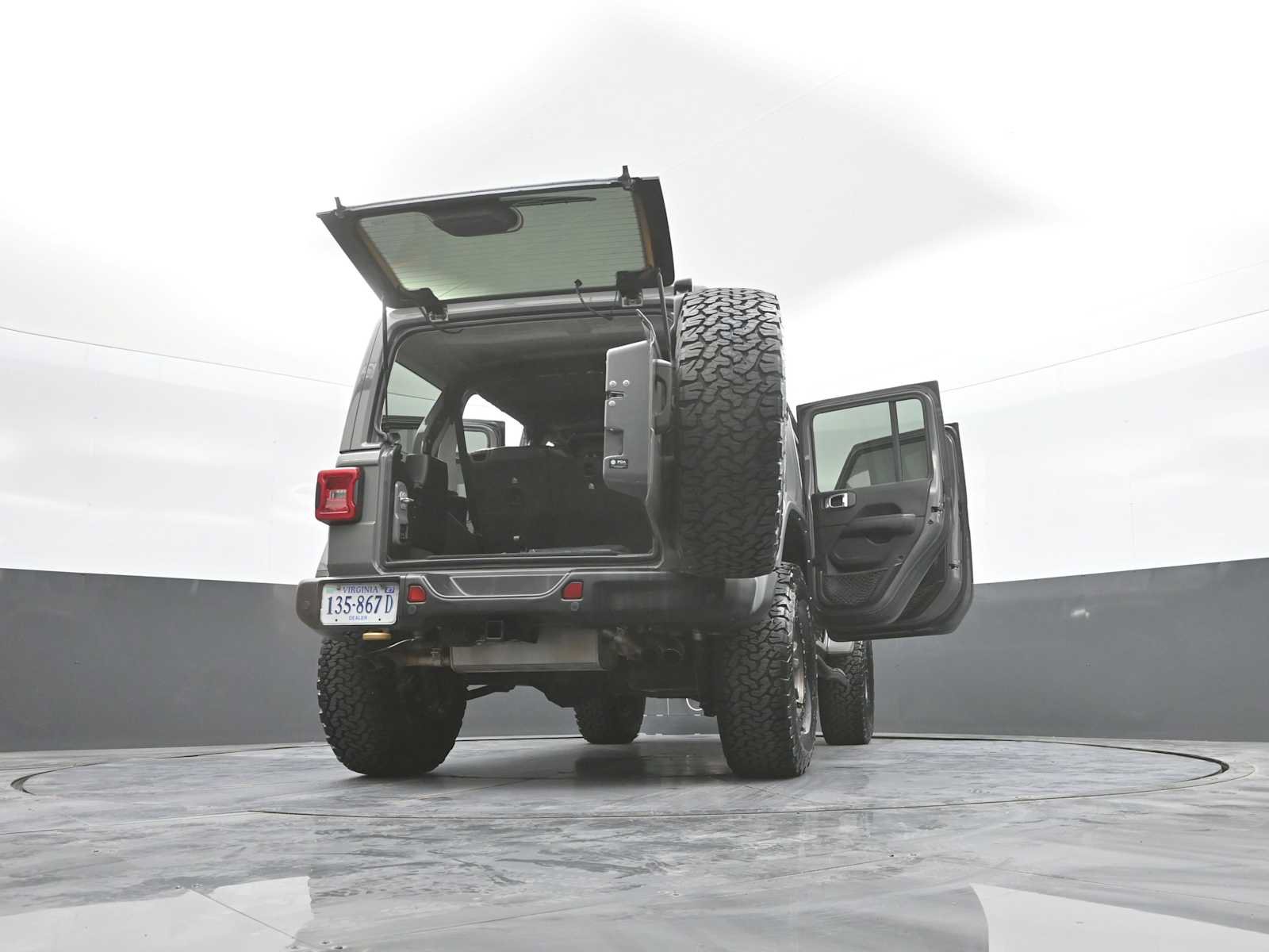 Used 2021 Jeep Wrangler Unlimited Rubicon w/ Dual Top Group AWD/4WD image 60
