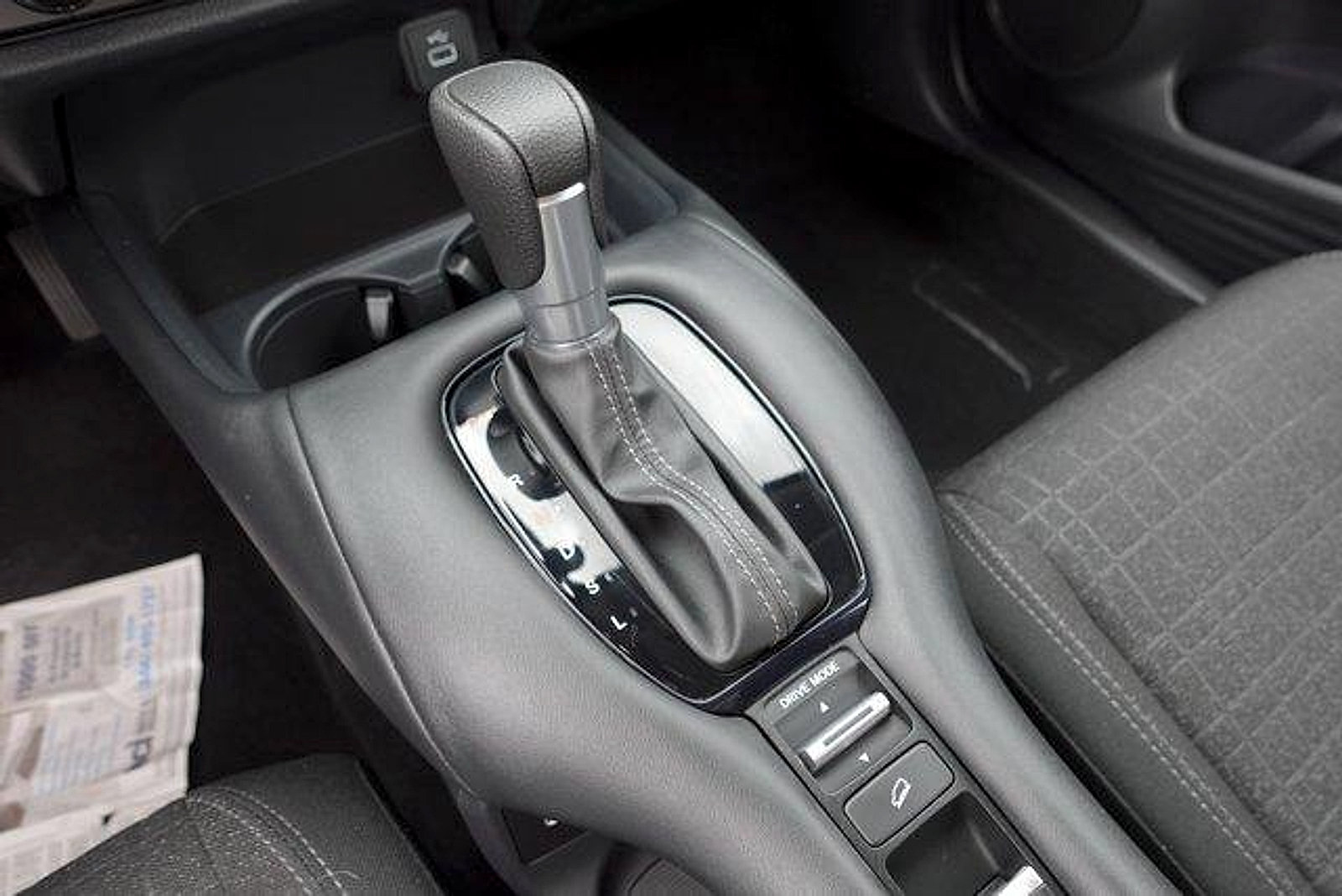 Used 2025 Honda HR-V LX image 19