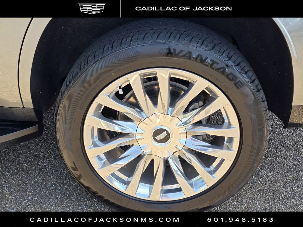 Used 2023 Cadillac Escalade Premium Luxury w/ Performance Package AWD/4WD image 31