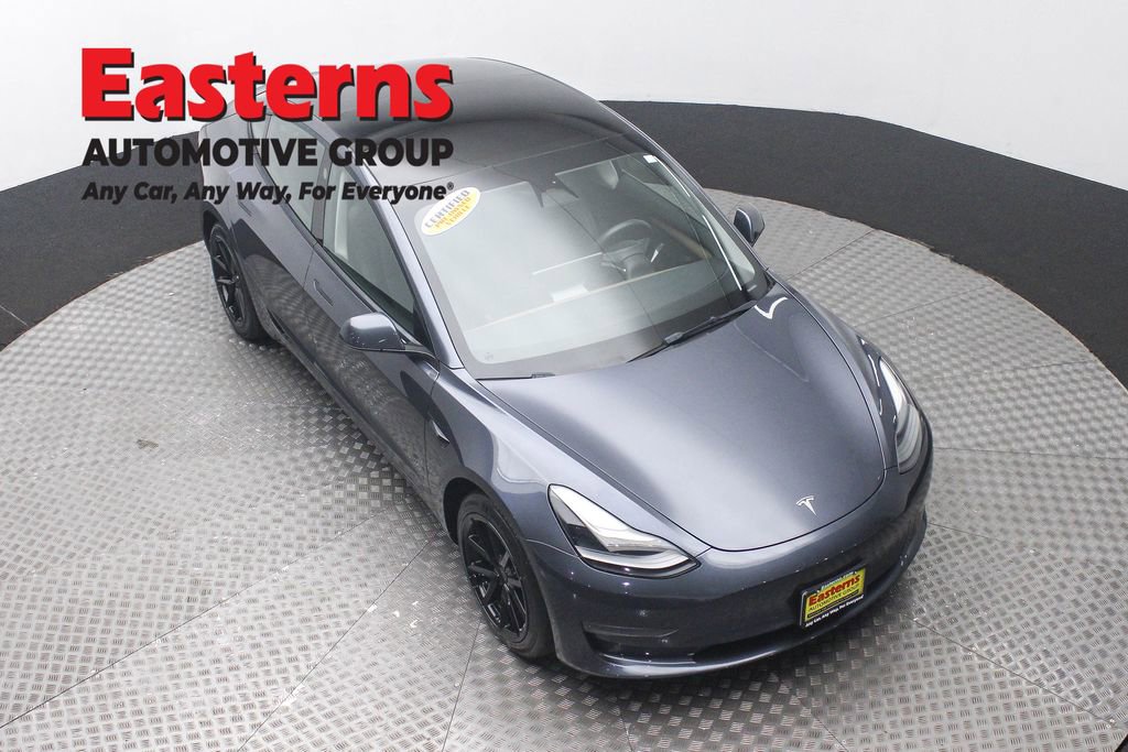 Used 2023 Tesla Model 3 Standard Range image 3
