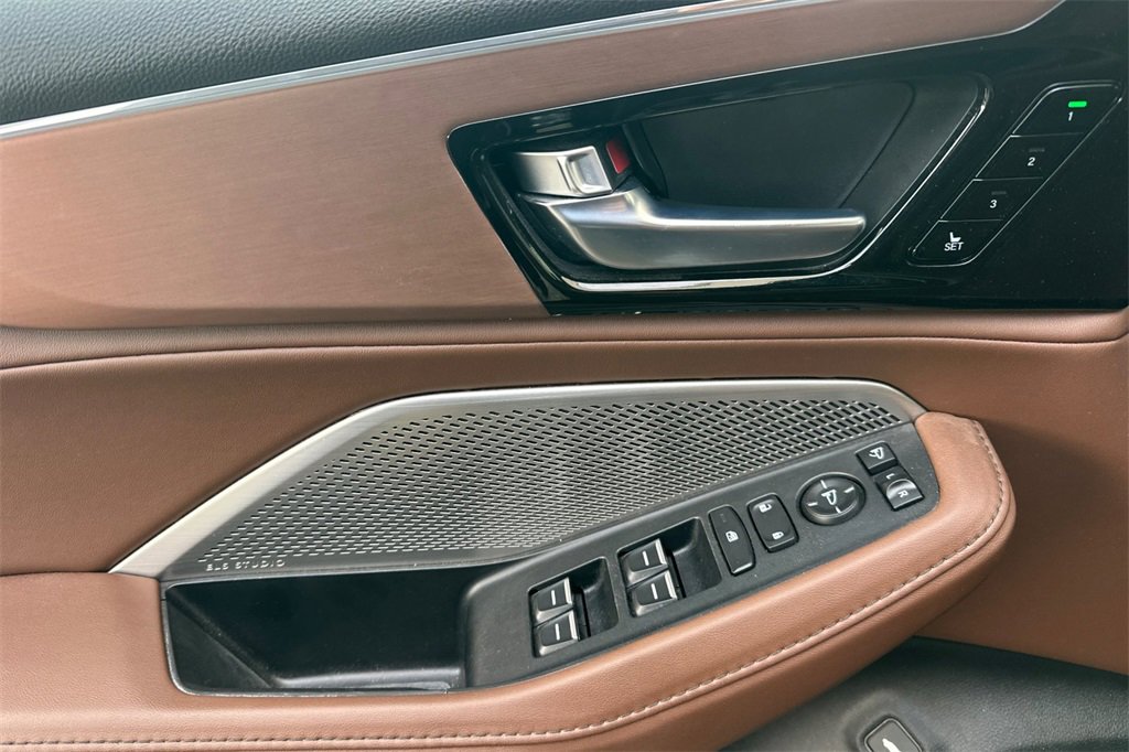 Certified 2023 Acura MDX SH-AWD w/ Technology Package image 12