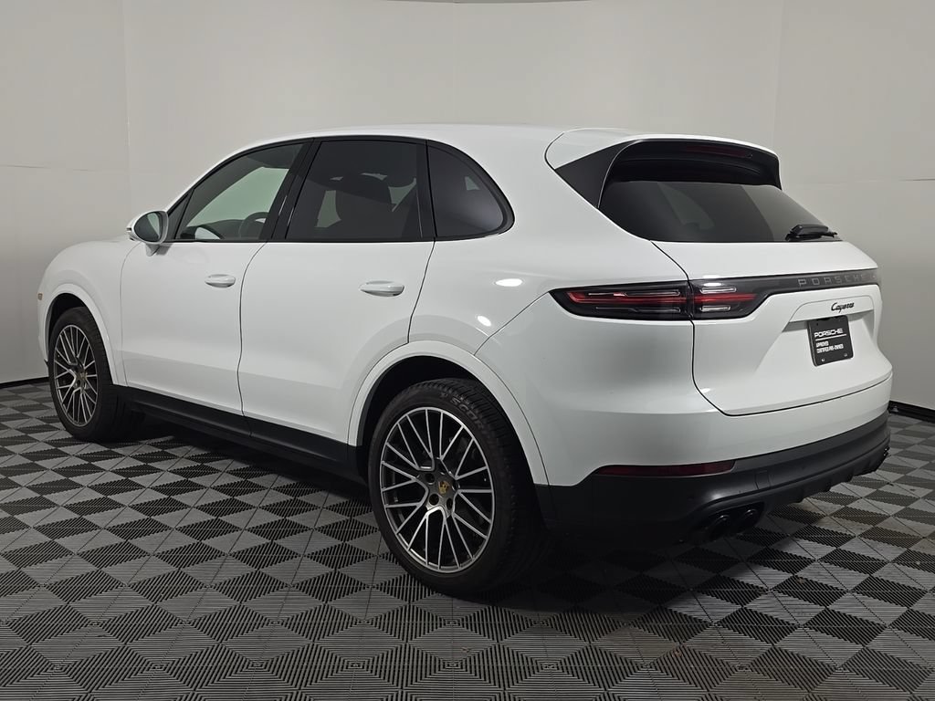 Certified 2023 Porsche Cayenne Platinum Edition AWD/4WD image 3