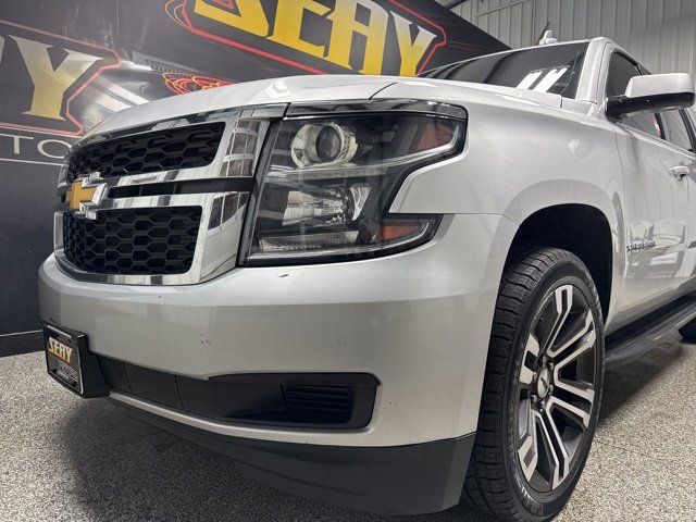 Used 2018 Chevrolet Suburban LT image 2