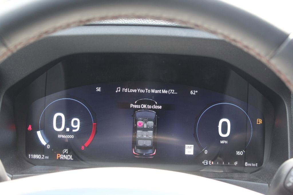 Used 2025 Ford Explorer Active AWD/4WD image 14