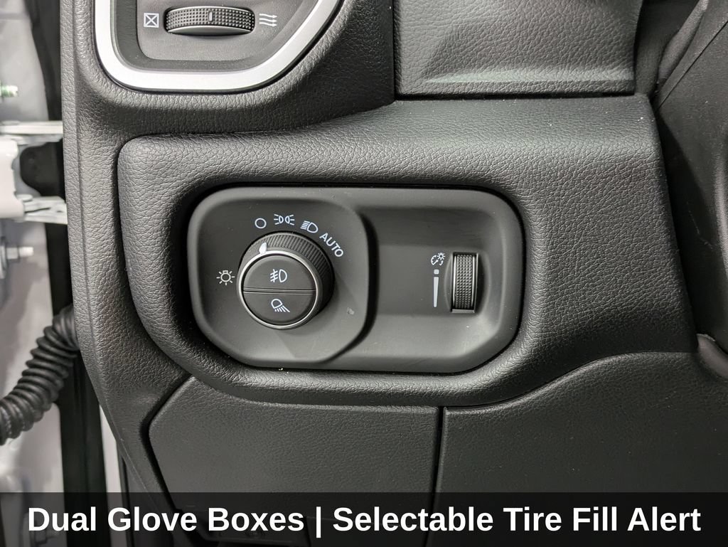 Used 2025 RAM 2500 Big Horn AWD/4WD image 28