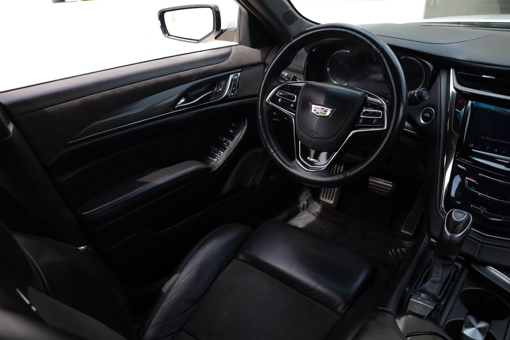 Used 2018 Cadillac CTS V w/ Luxury Package RWD image 25