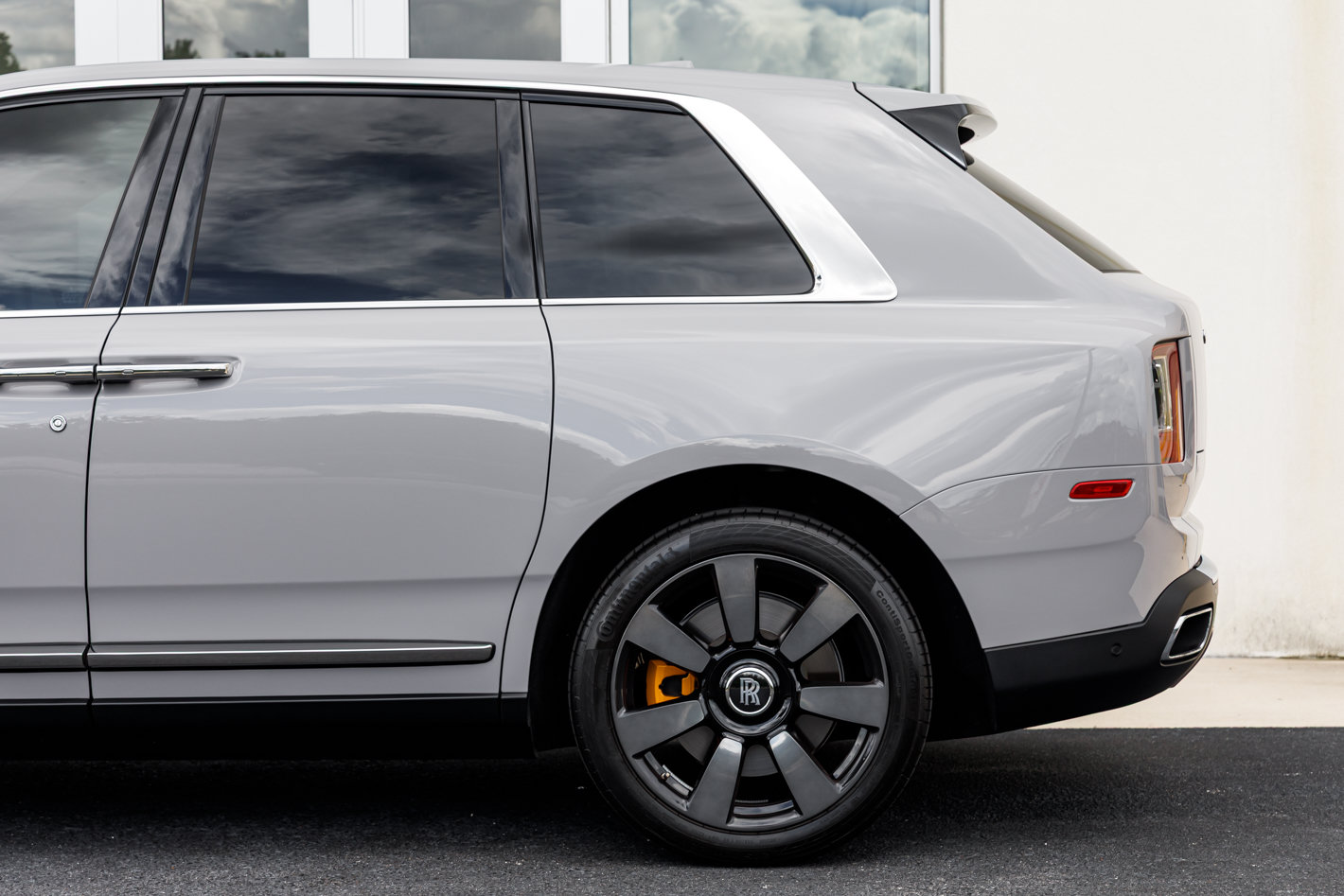 Certified 2024 Rolls-Royce Cullinan w/ Interior Detailing Package AWD/4WD image 9