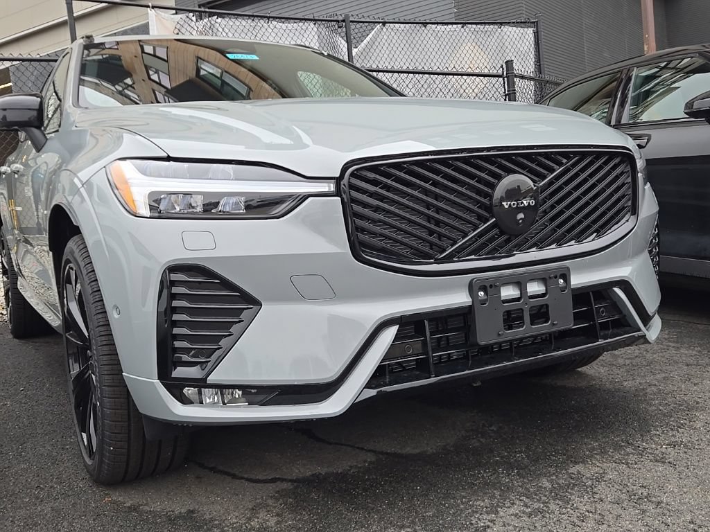 New 2026 Volvo XC60 B5 Ultra w/ Protection Package Premier AWD/4WD image 2