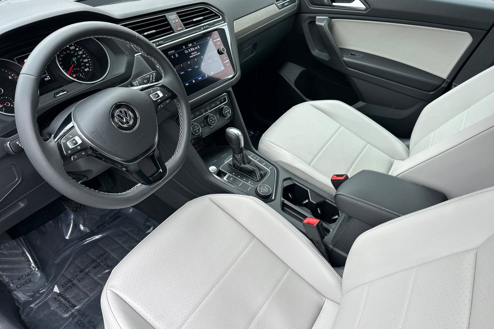 Used 2021 Volkswagen Tiguan SE AWD/4WD image 9