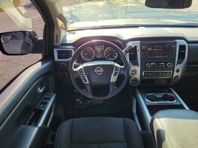 Used 2019 Nissan Titan SV w/ SV Convenience Package AWD/4WD image 9