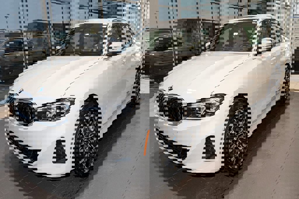 Used 2026 BMW 330i xDrive Sedan w/ Convenience Package image 3