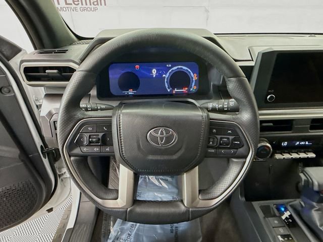 Used 2025 Toyota 4Runner TRD Off-Road image 11