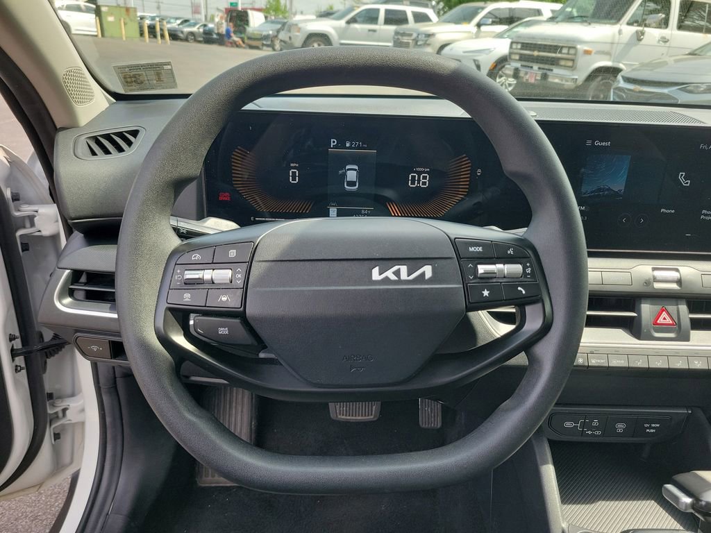 Used 2025 Kia K4 LXS FWD image 23