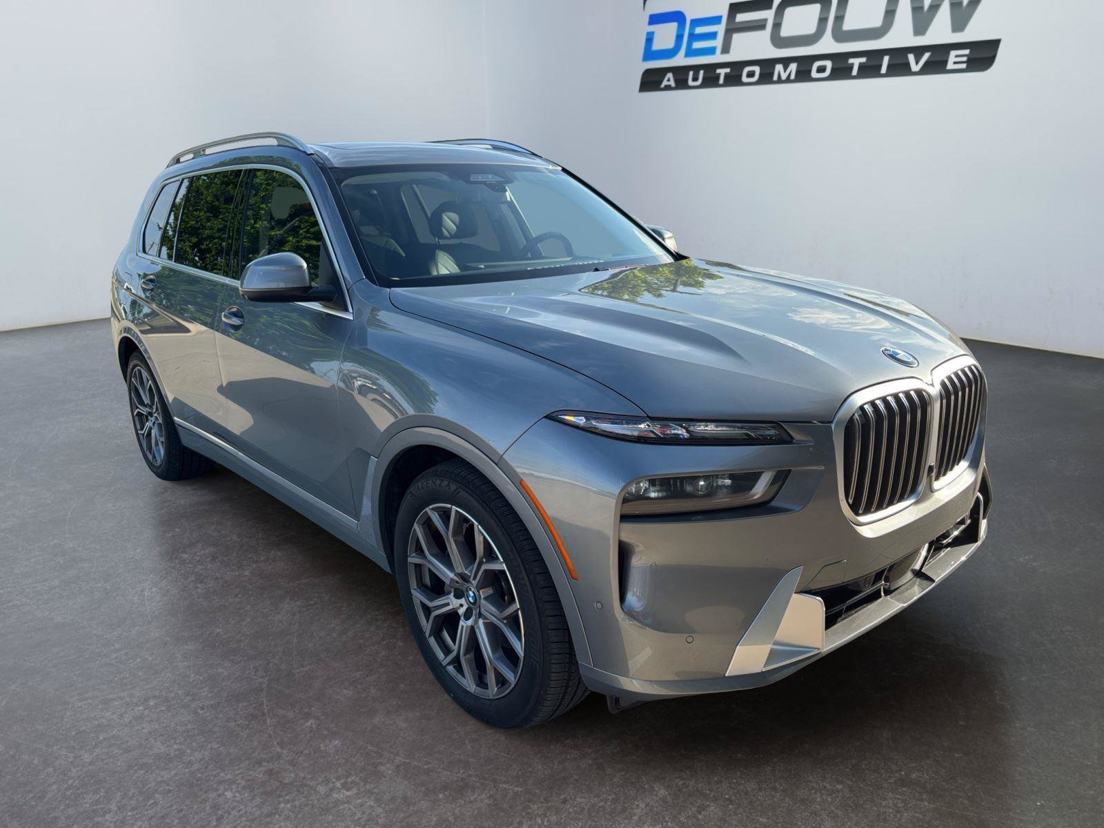 Used 2024 BMW X7 xDrive40i AWD/4WD image 11