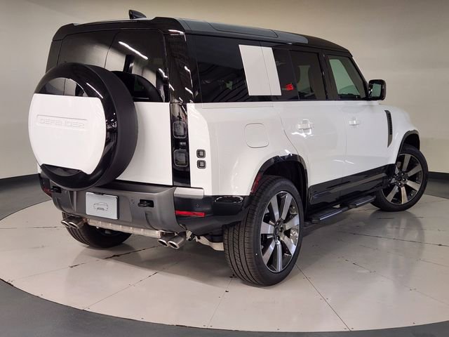New 2026 Land Rover Defender 110 V8 image 2