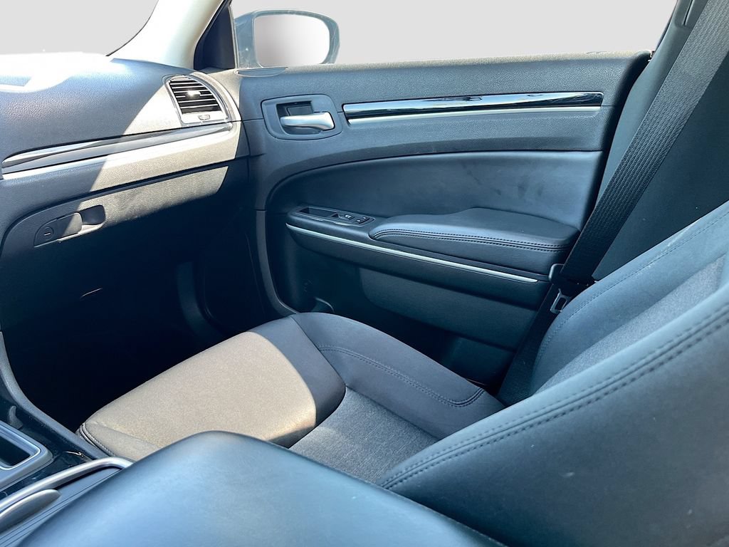 Used 2023 Chrysler 300 Touring w/ Sport Appearance Package RWD image 21