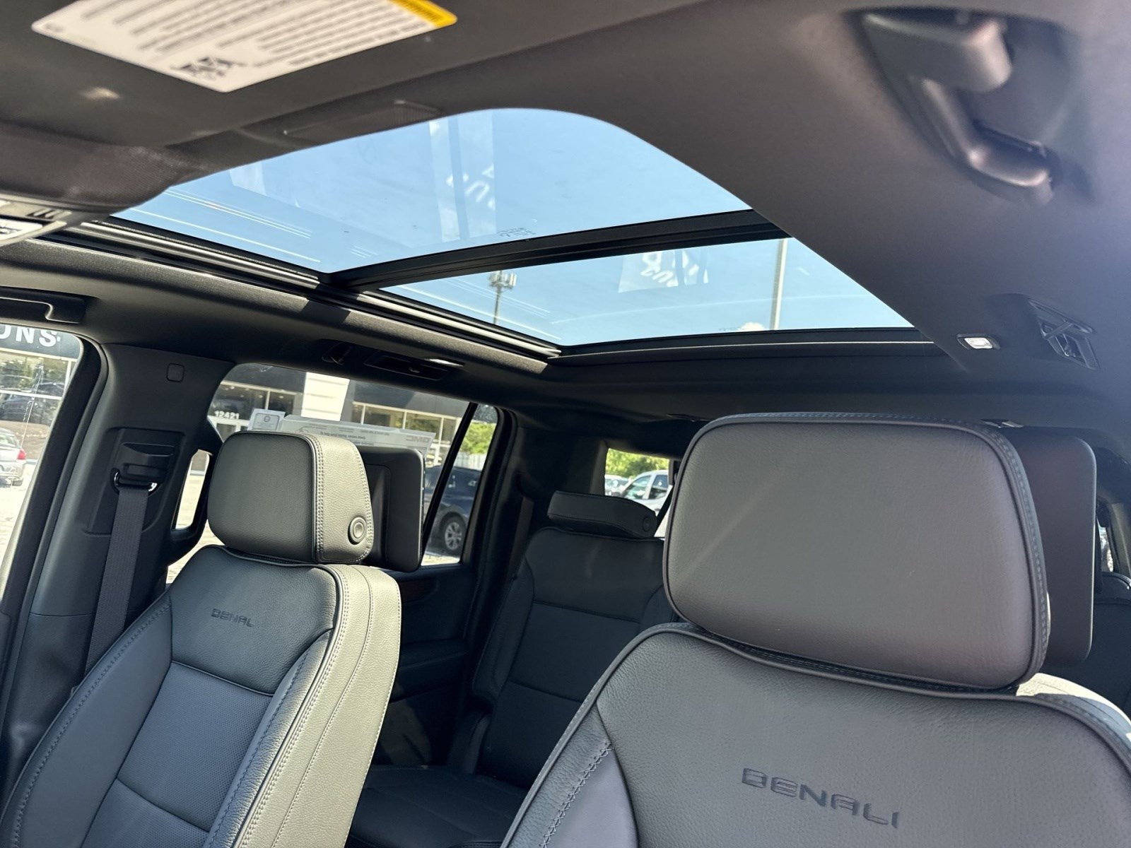 New 2026 GMC Yukon XL Denali w/ Denali Reserve Package AWD/4WD image 19