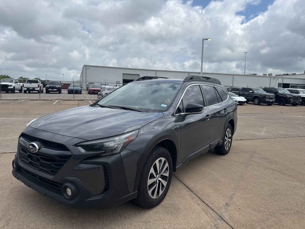 Used 2023 Subaru Outback Premium image 1