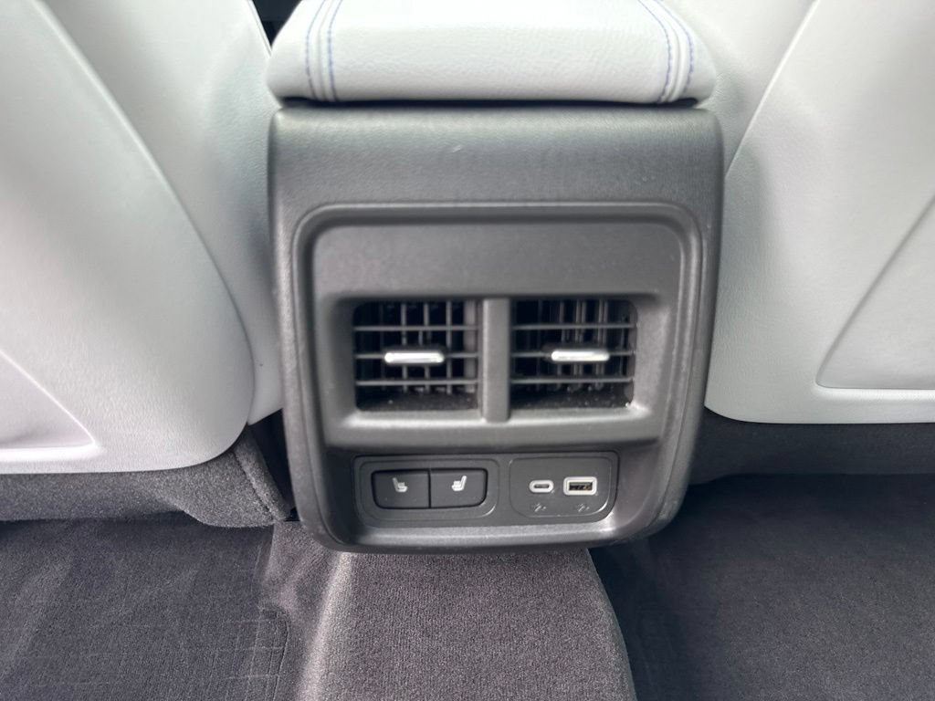 Used 2025 Cadillac XT4 Sport AWD/4WD image 19
