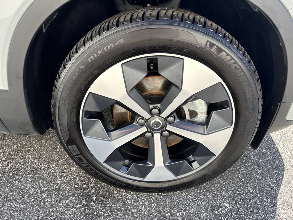 Used 2026 Volvo XC40 B5 Plus AWD/4WD image 9