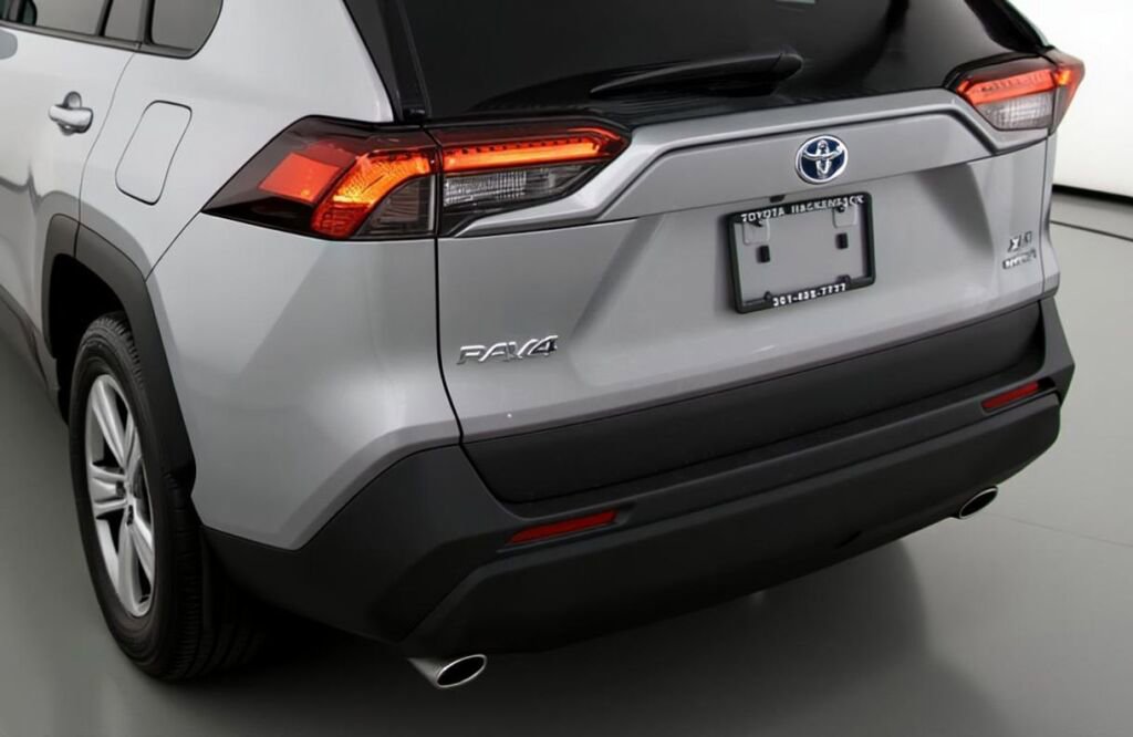 Used 2024 Toyota RAV4 XLE image 10