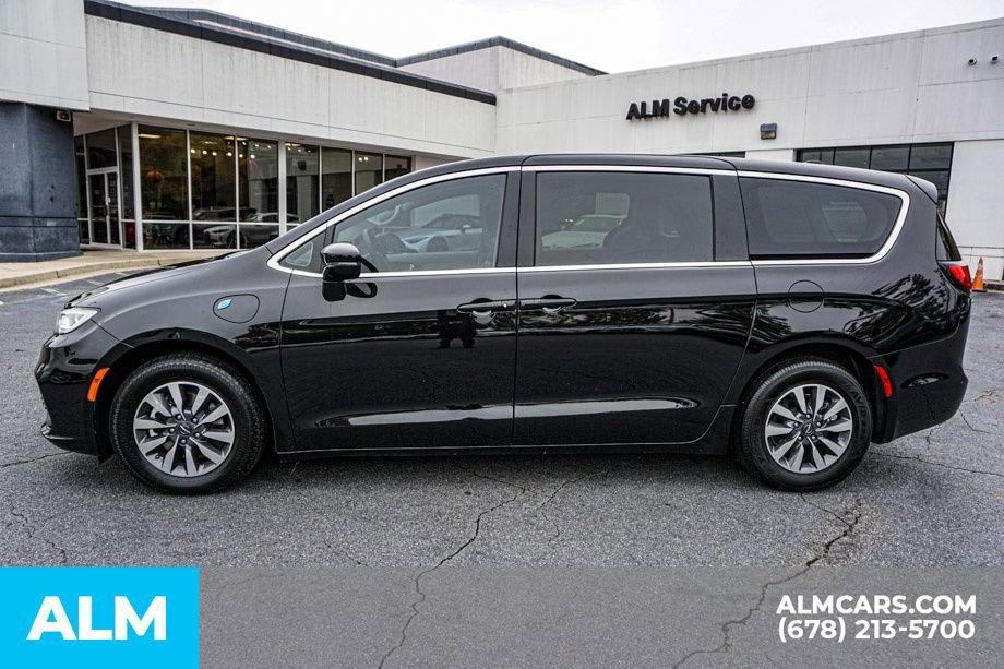 Used 2024 Chrysler Pacifica Select image 7