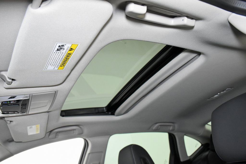 Used 2025 Acura TLX w/ Technology Package image 11