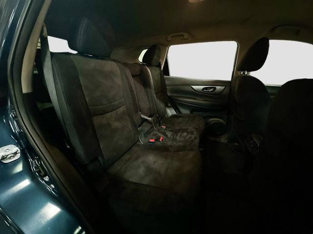 Used 2015 Nissan Rogue SV w/ SV Premium Package image 26