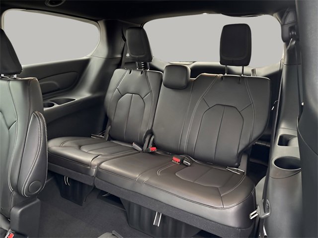 New 2026 Chrysler Pacifica Select image 21