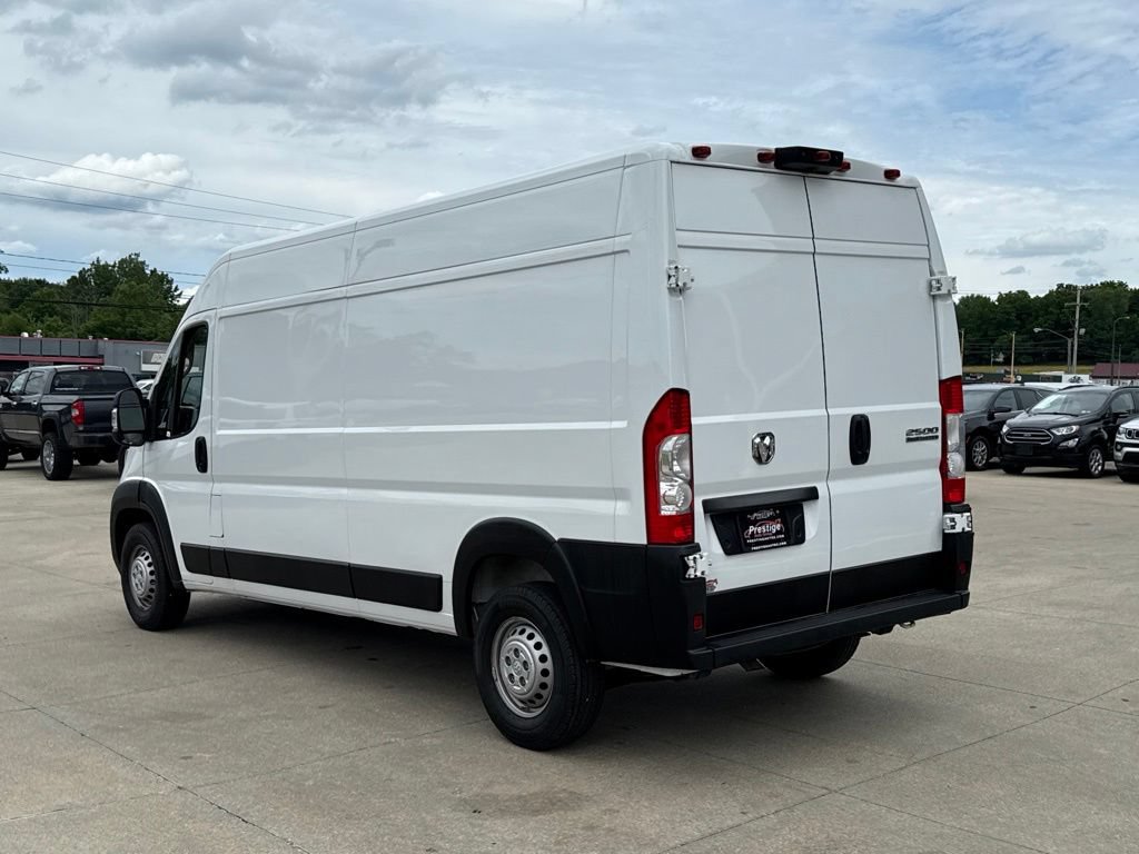 Used 2025 RAM ProMaster 2500 w/ Convenience Group FWD image 4