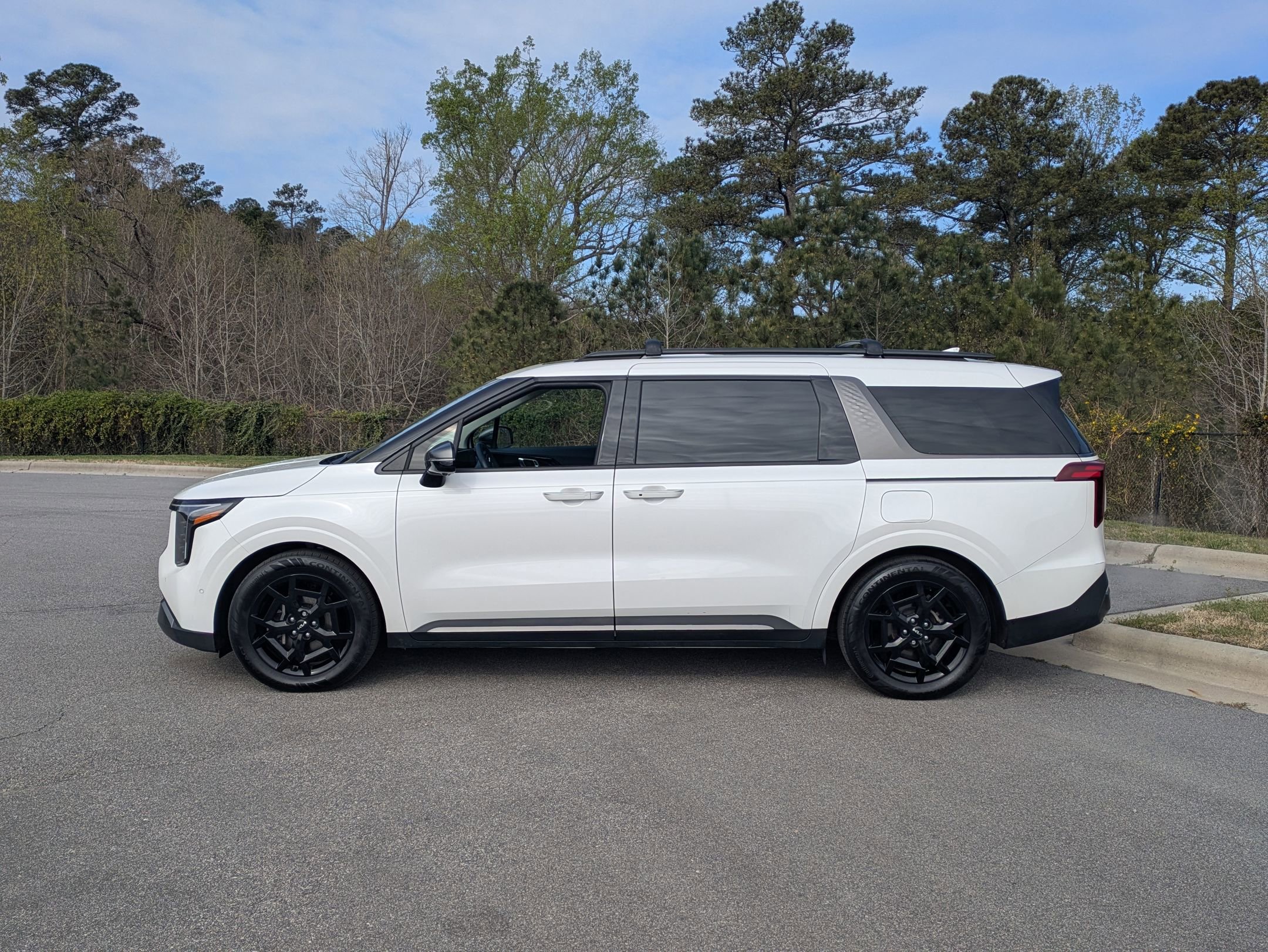 Used 2025 Kia Carnival SX Prestige image 8