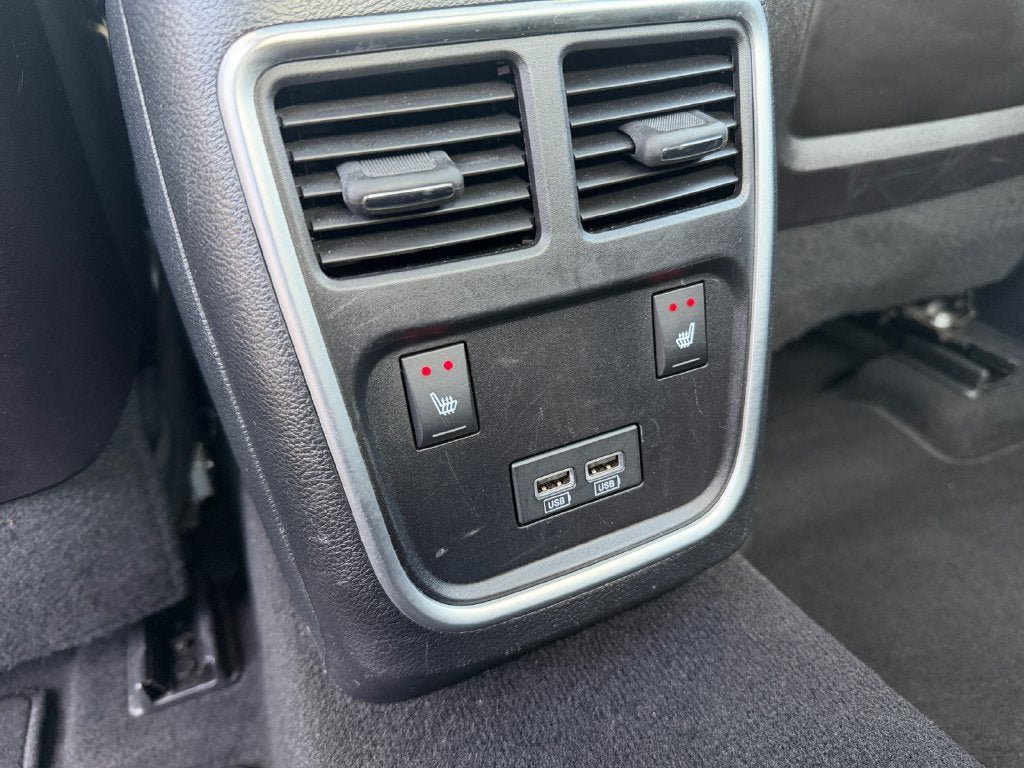 Used 2020 Chrysler 300 Limited RWD image 33