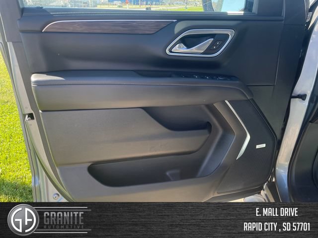 Used 2021 Chevrolet Tahoe Z71 w/ Z71 Off-Road Package AWD/4WD image 16