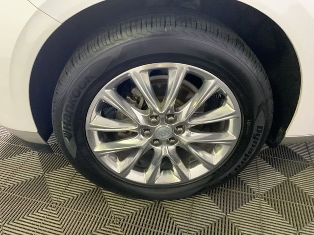 Used 2018 Buick Enclave Essence image 11